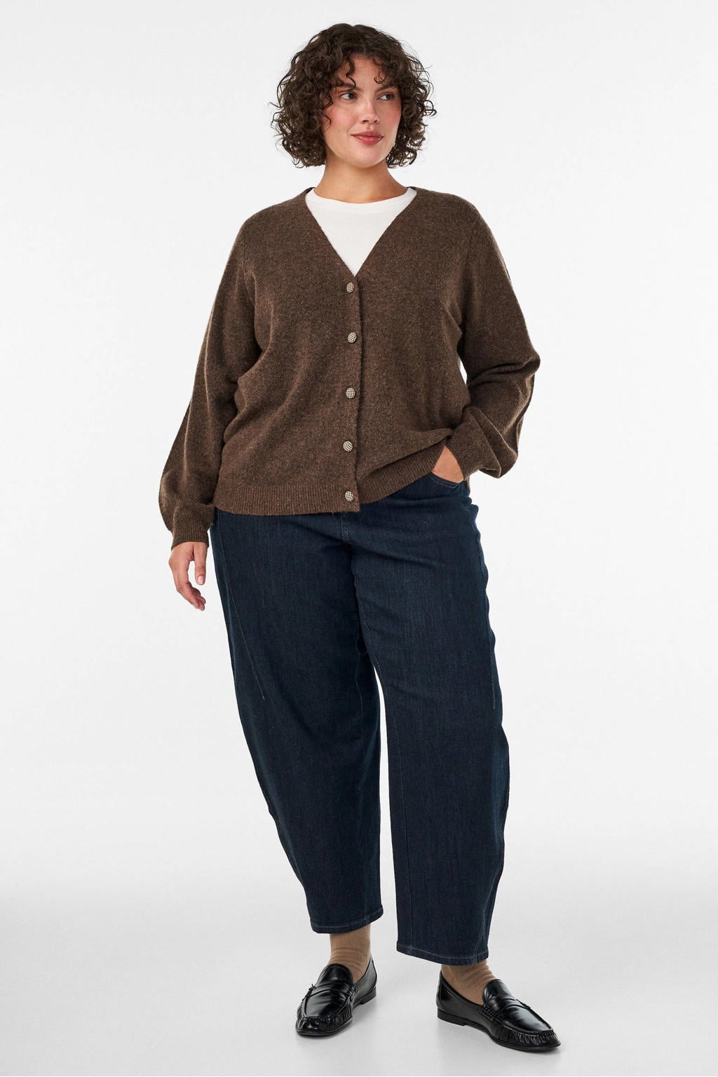 Bruine dames Zizzi gebreid vest Plus Size van wol met effen, lange mouwen en knoopsluiting