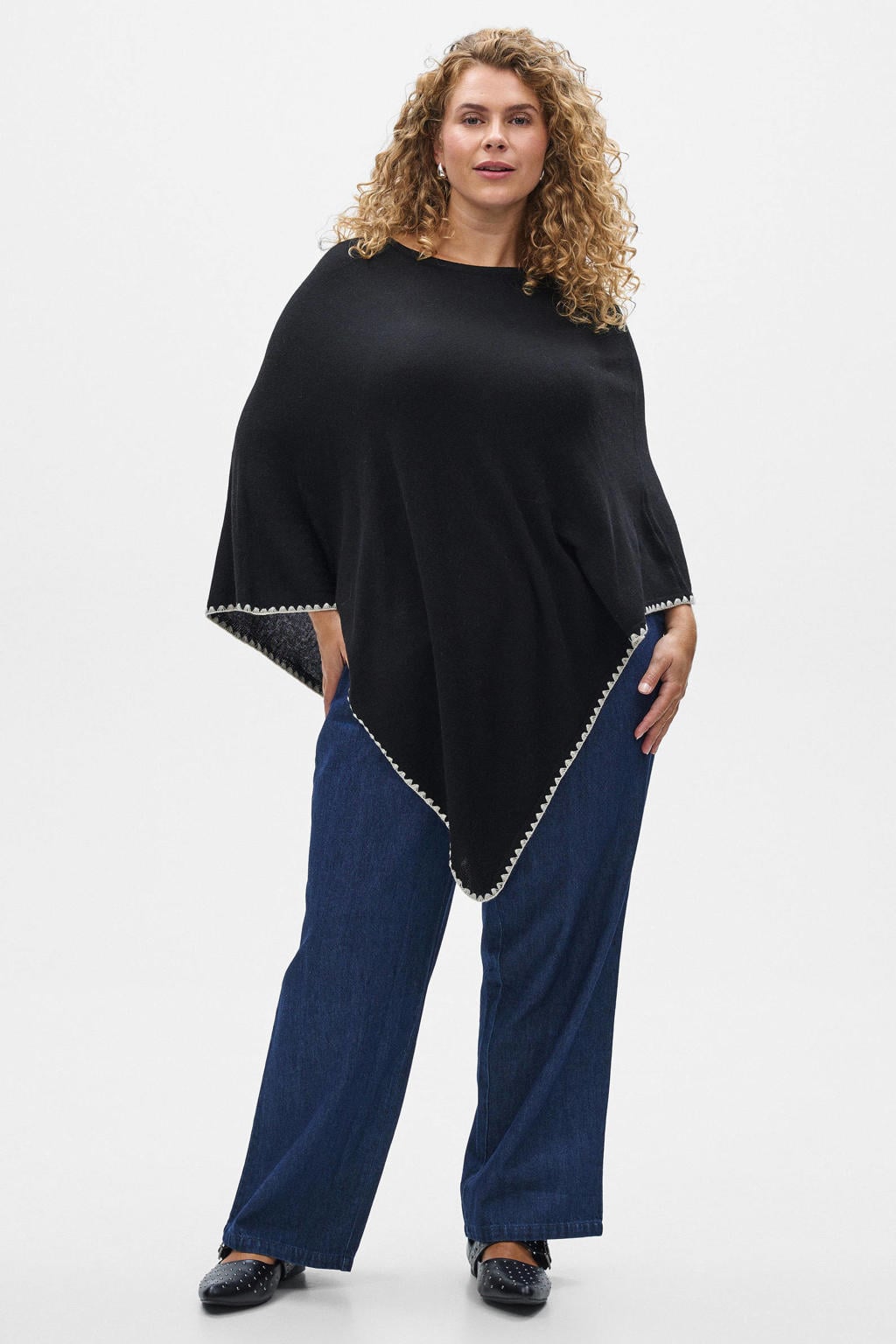 Zwart en witte dames Zizzi viscose gebreide trui Plus Size met effen en lange mouwen