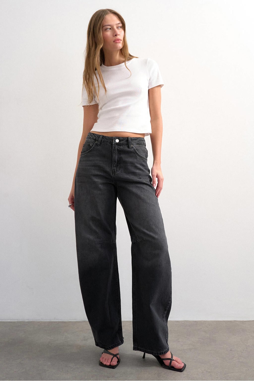 Black denim dames TOPSHOP Tsbarrel Hr Denim Jeans Blw Noos barrel jeans met high waist en effen