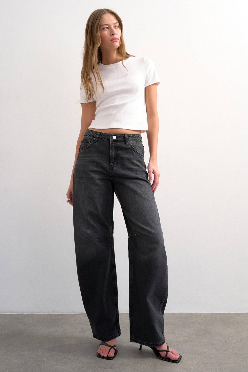 Black denim dames TOPSHOP Tsbarrel Hr Denim Jeans Blw Noos barrel jeans met high waist en effen