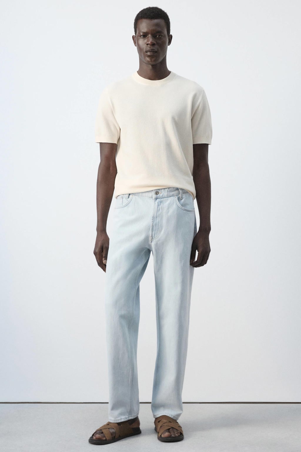 Beige heren Mango Man regular fit T-shirt van katoen met effen, korte mouwen en ronde hals