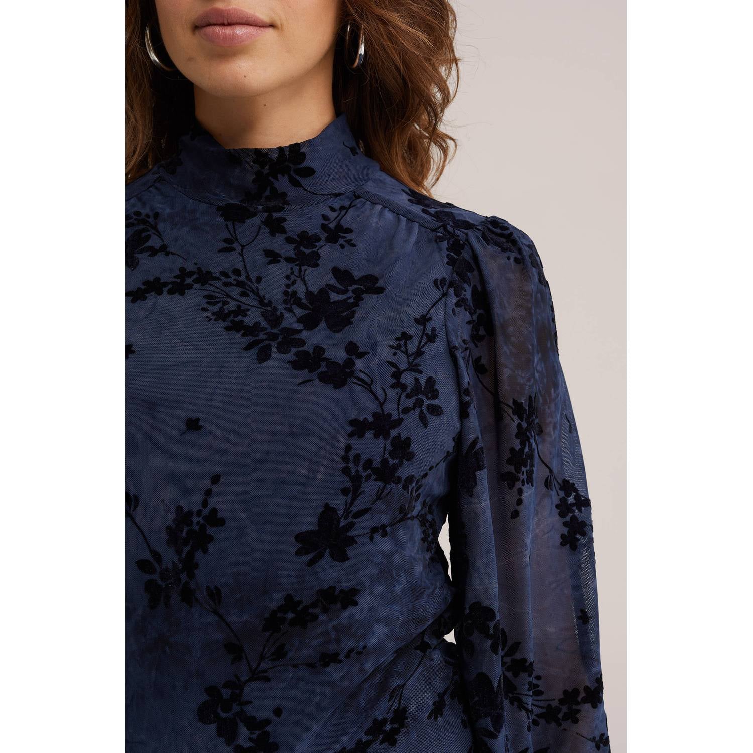 WE Fashion semi-transparante gebloemde top met col donkerblauw
