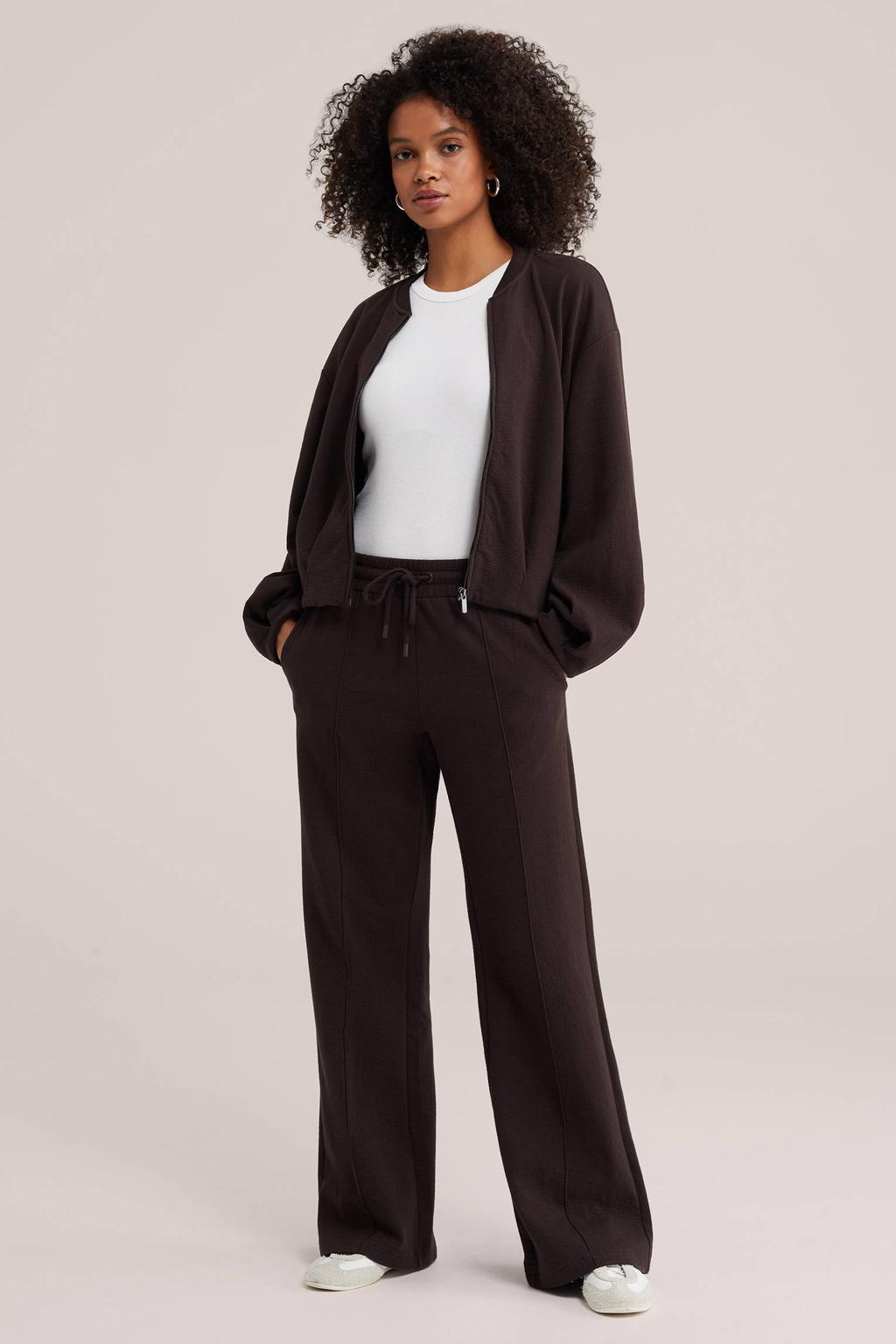 Bruine dames WE Fashion loose fit broek van katoen met high waist, elastische tailleband met koord en effen