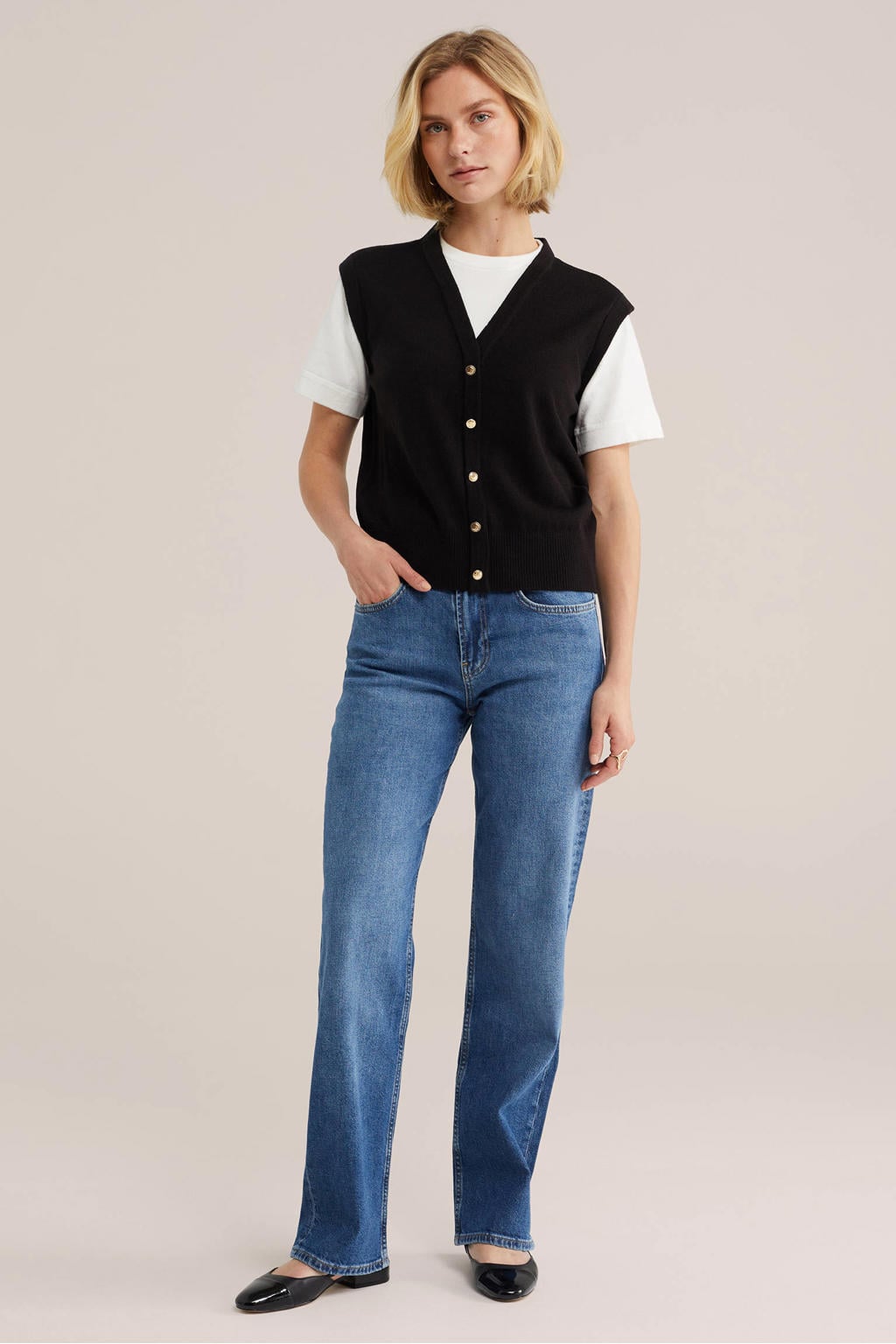 Zwarte dames WE Fashion gebreide vest van acryl met effen, ronde hals en knoopsluiting