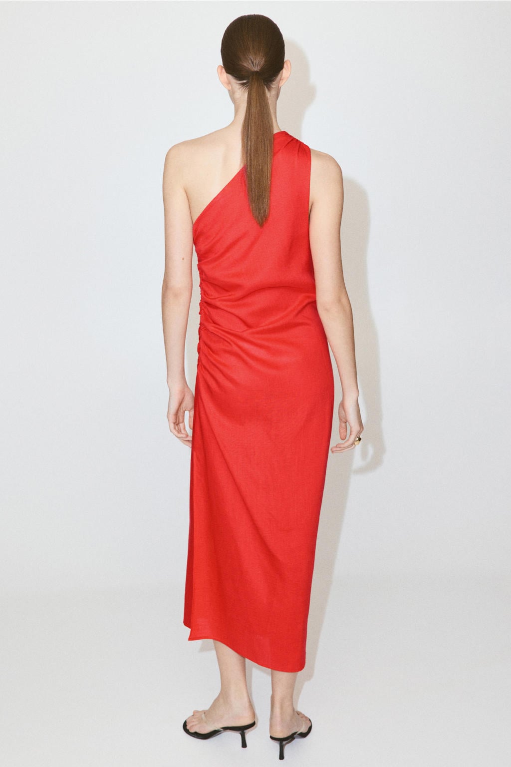 Mango one shoulder midi jurk met linnen - rood