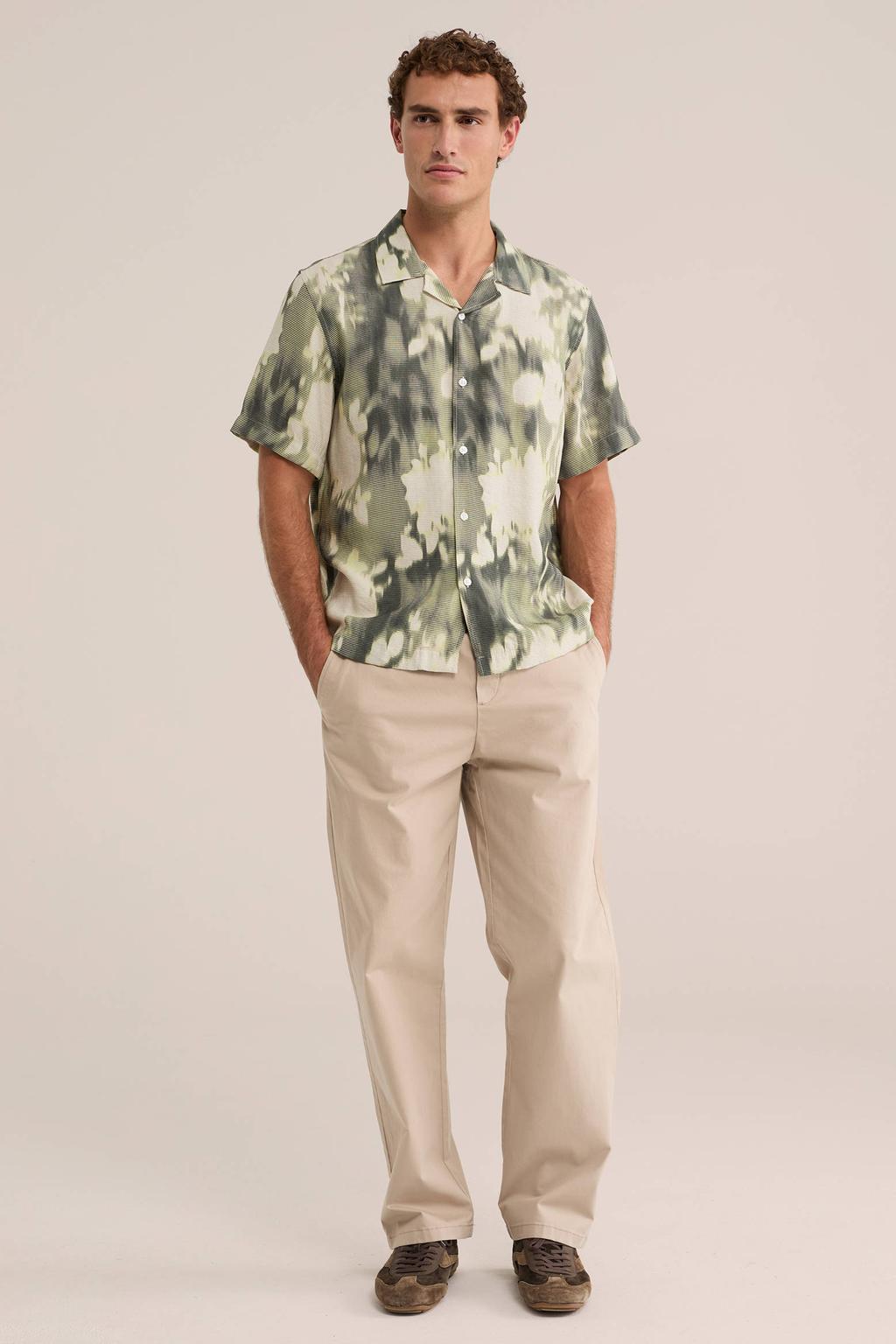 Groene heren WE Fashion relaxed fit casual overhemd van modal met korte mouwen en klassieke kraag