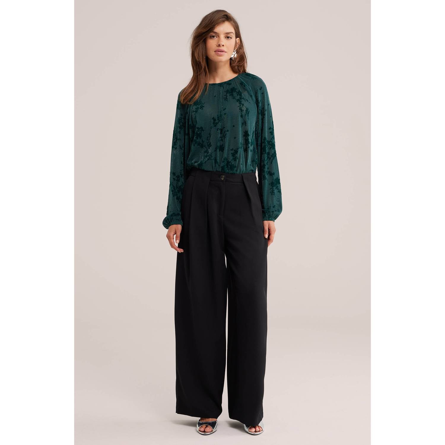WE Fashion gebloemde top met glitters donkergroen