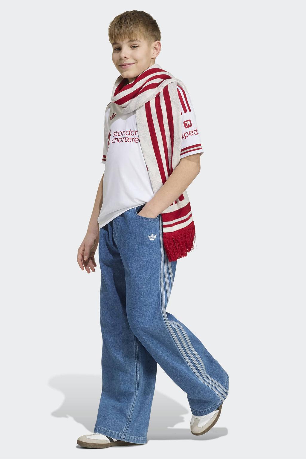 Wit en rode jongens en meisjes adidas Performance junior liverpool fc voetbalshirt uit van polyester met korte mouwen en ronde hals