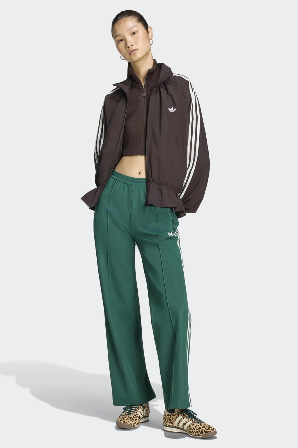 Bruine dames adidas Originals Blousy trainingsjack van polyester met effen, lange mouwen, opstaande kraag en ritssluiting
