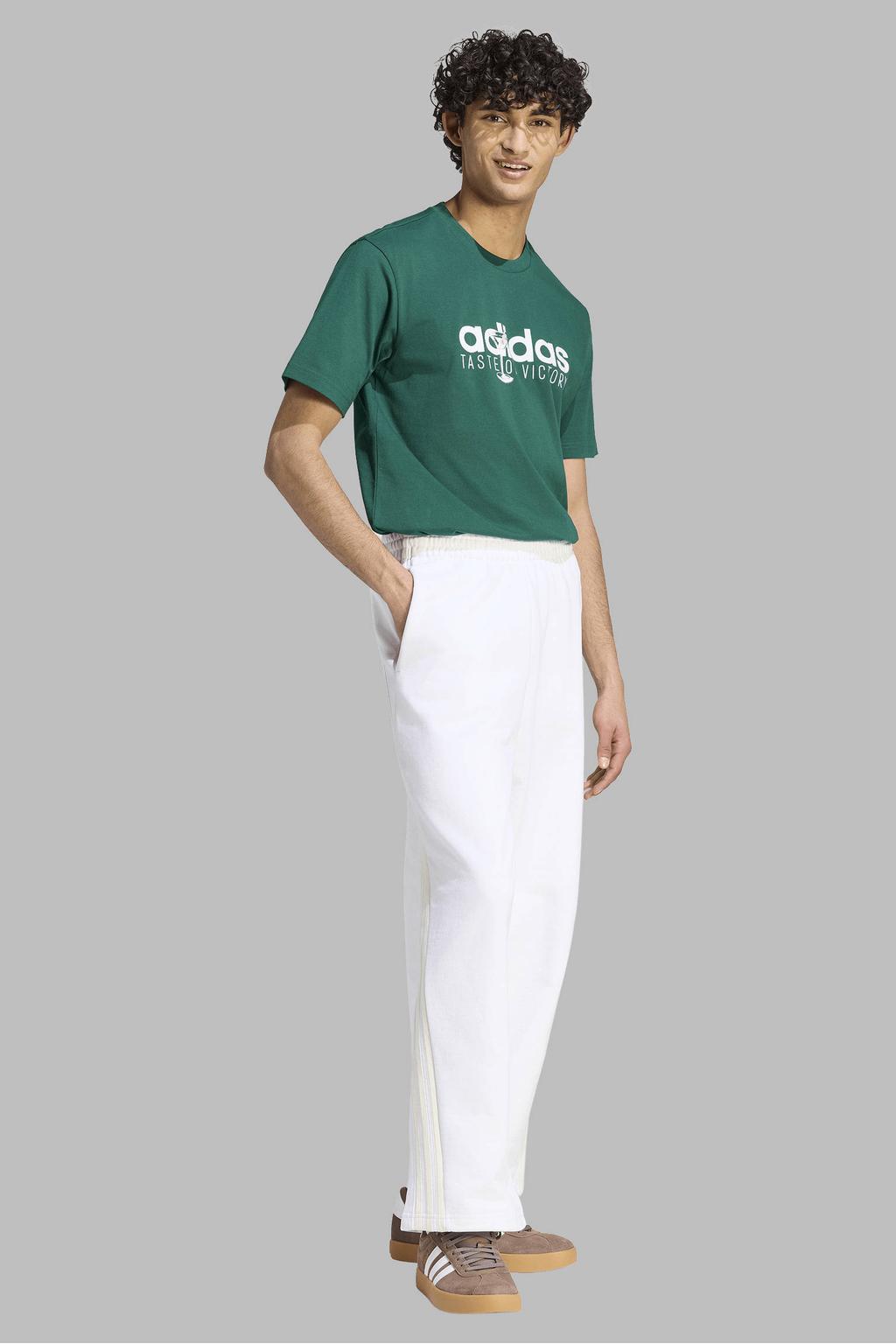Donkergroen en witte heren adidas Sportswear regular fit T-shirt van katoen met korte mouwen en ronde hals