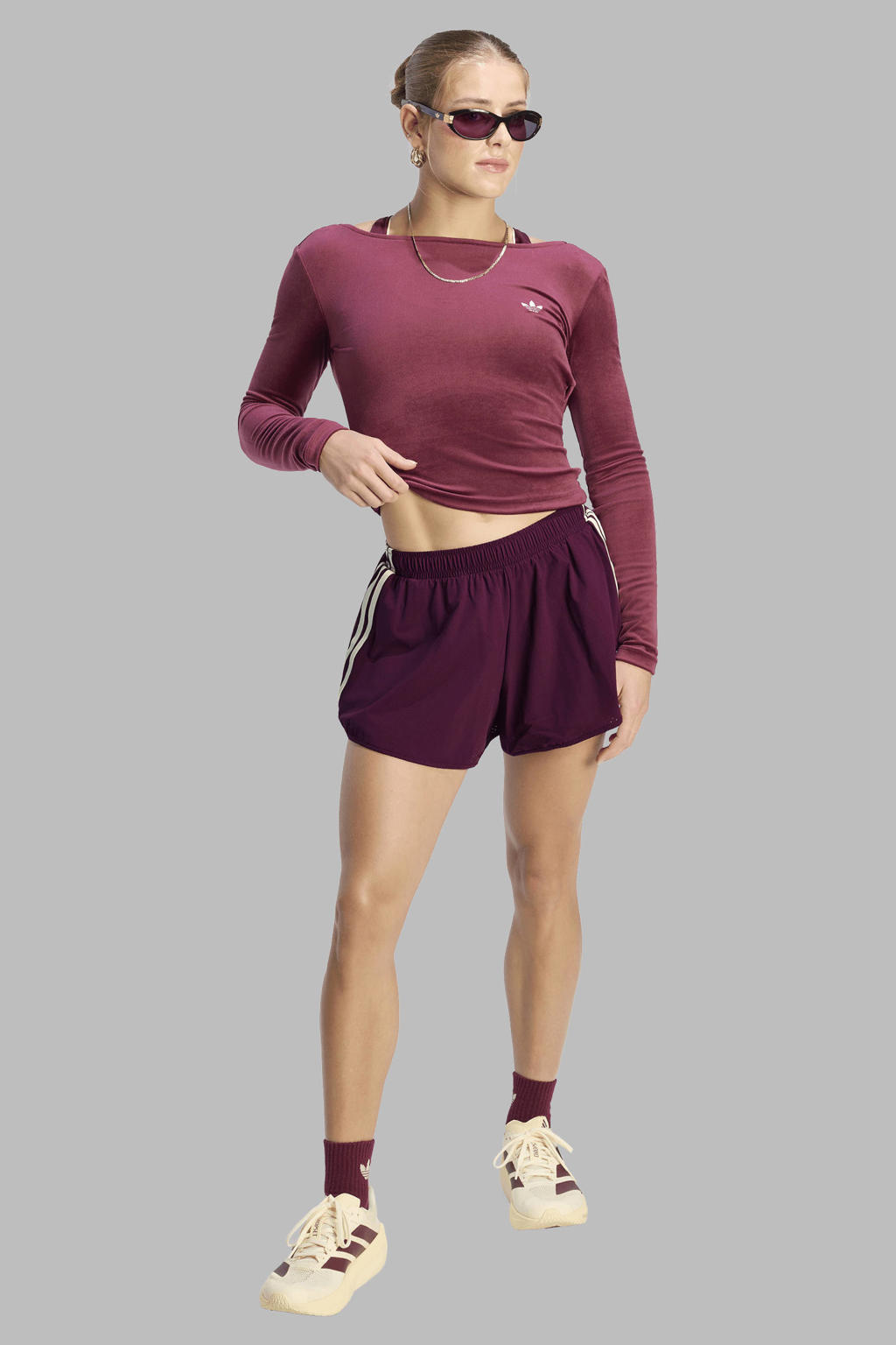 Donkerrode dames adidas Originals sportshort van polyamide met loose fit, regular waist en elastische tailleband met koord
