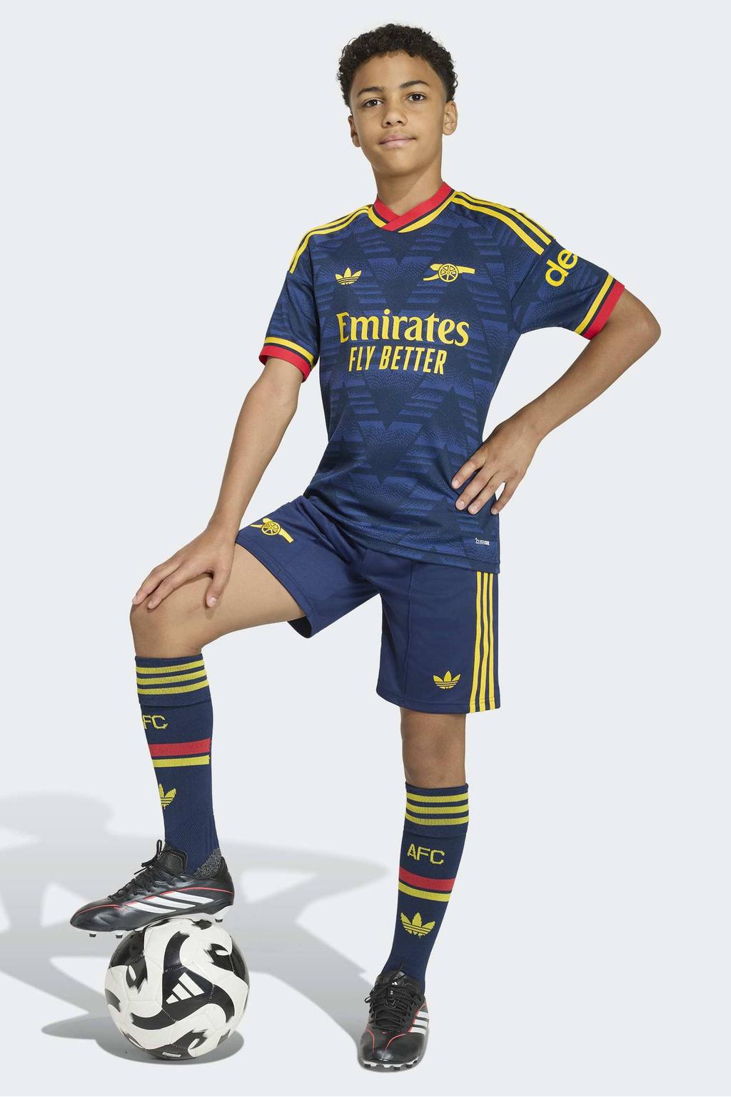 Blauwe jongens en meisjes adidas Performance junior arsenal fc voetbalbroek uit van polyester met regular fit, elastische tailleband met koord en logo dessin