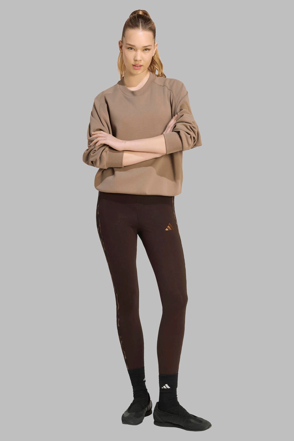 adidas Sportswear slim fit broek met panterprint - donkerbruin