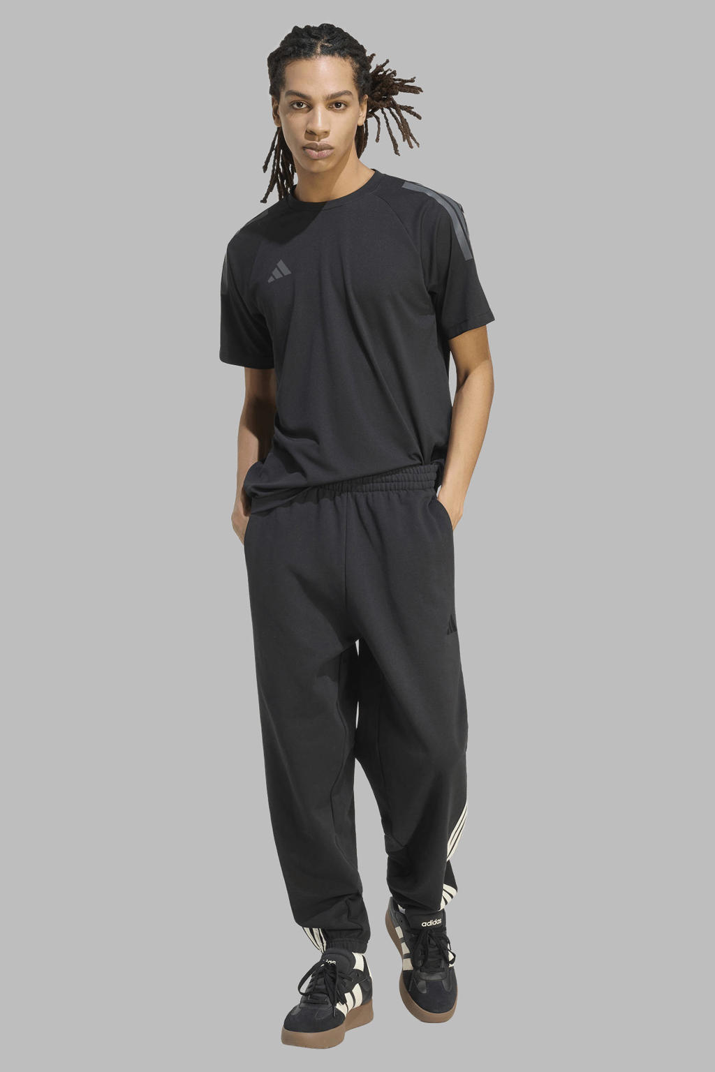 Zwart en witte heren adidas Sportswear regular fit sweatpants van katoen met elastische tailleband met koord en strepenprint