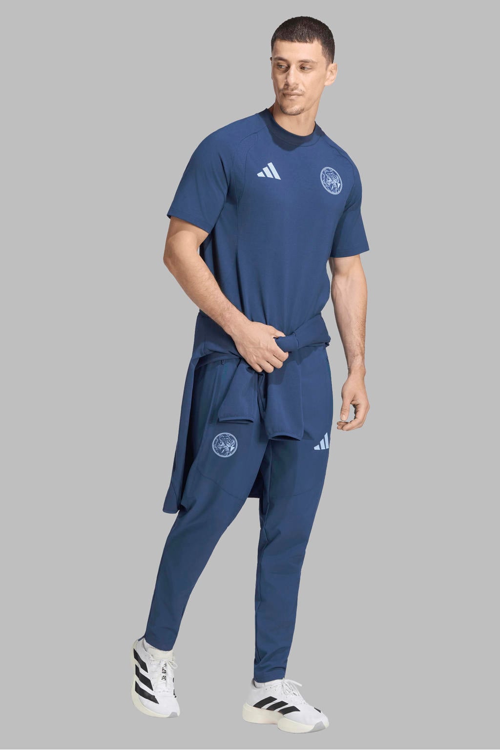 Blauwe heren adidas Performance Senior Ajax Tiro Travel T-shirt van katoen met korte mouwen