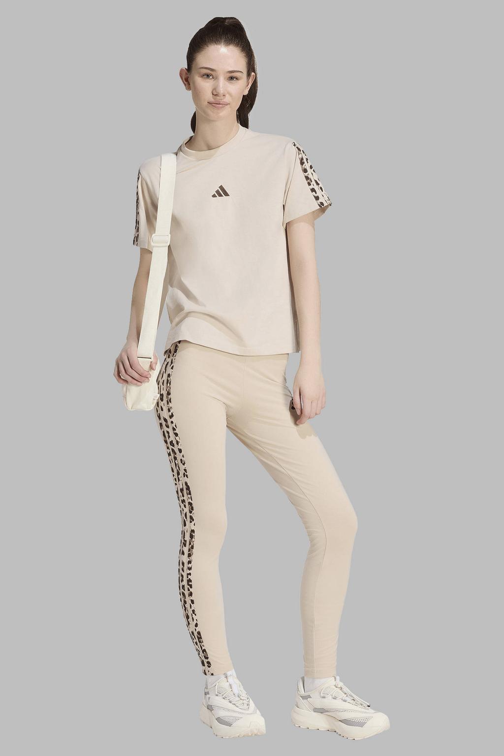 Beige dames adidas Sportswear T-shirt van katoen met korte mouwen en ronde hals