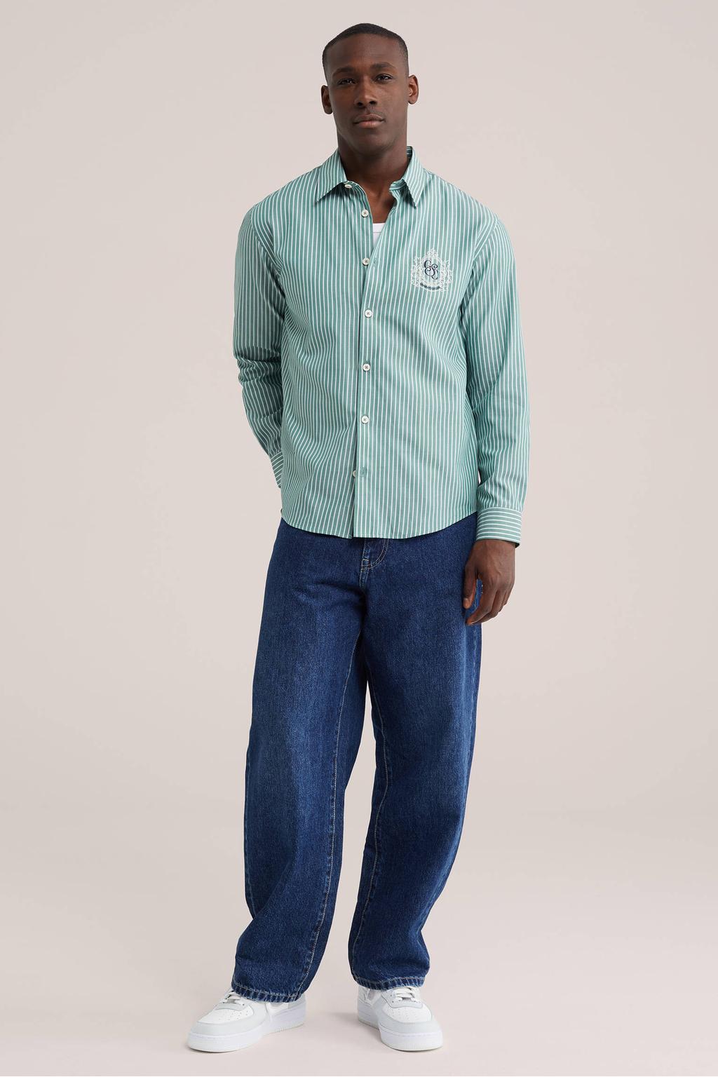 Groene heren WE Fashion relaxed fit gestreept overhemd legergroen van polyester met lange mouwen, klassieke kraag en borduursels