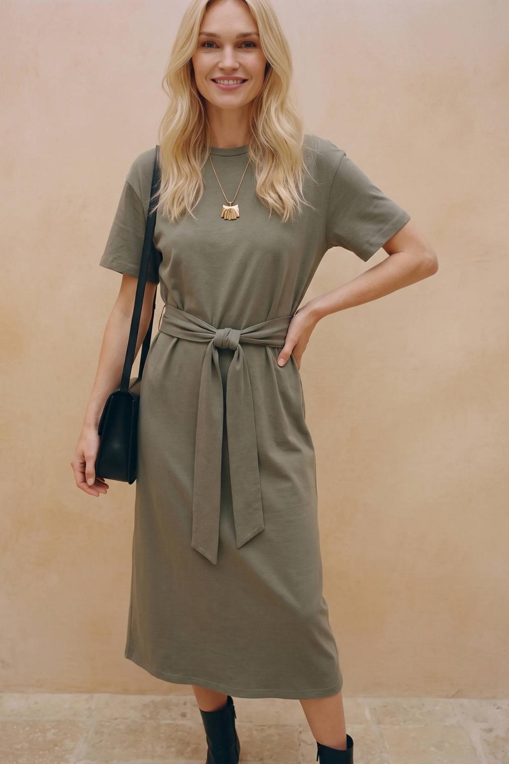 Groene dames VERO MODA midi T-shirtjurk van katoen met effen, korte mouwen, ronde hals en striksluiting