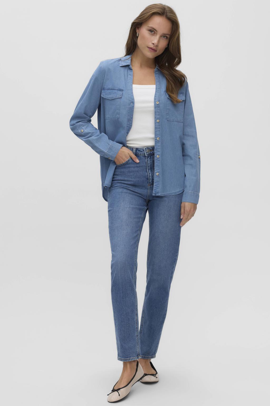 Medium blue denim dames VERO MODA blouse mediumblauw van katoen met effen, lange mouwen, V-hals en knoopsluiting