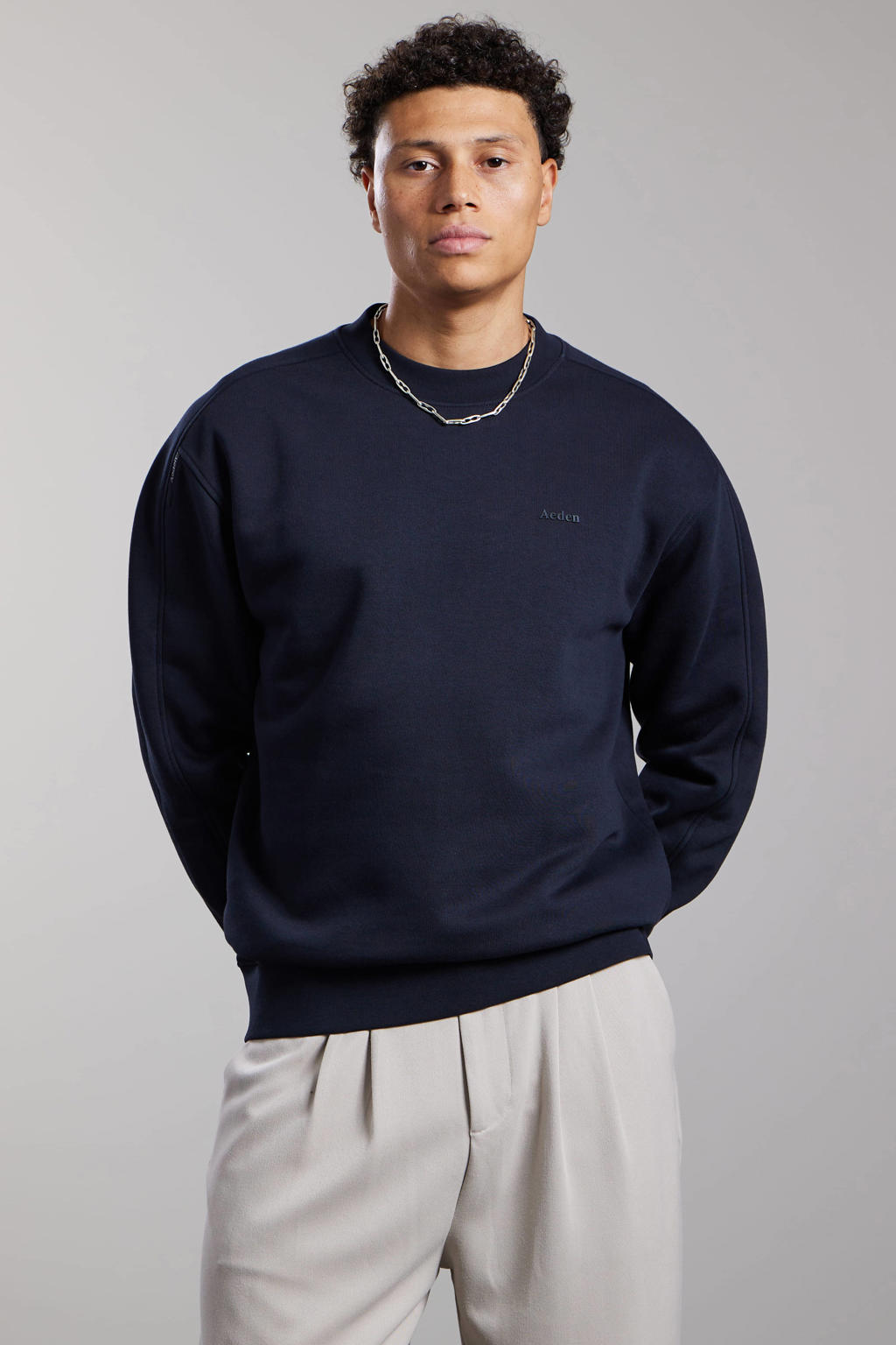 Aeden relaxed fit sweater met backprint - zwart