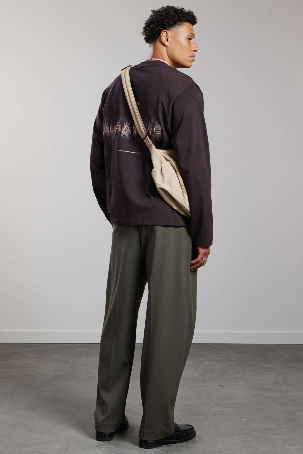 Aeden relaxed fit longsleeve met backprint - donkerbruin