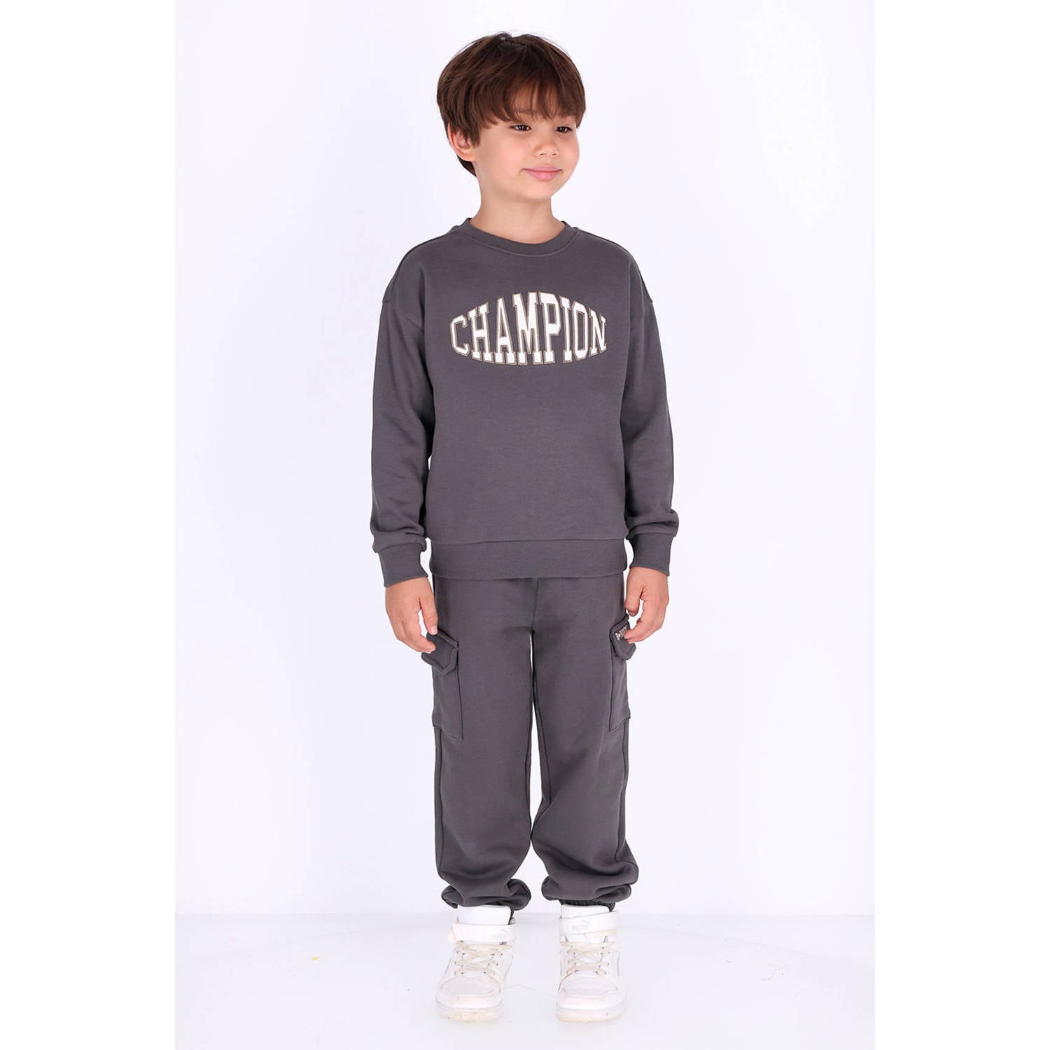 B.Nosy rechtvallende sweater met tekst grijs