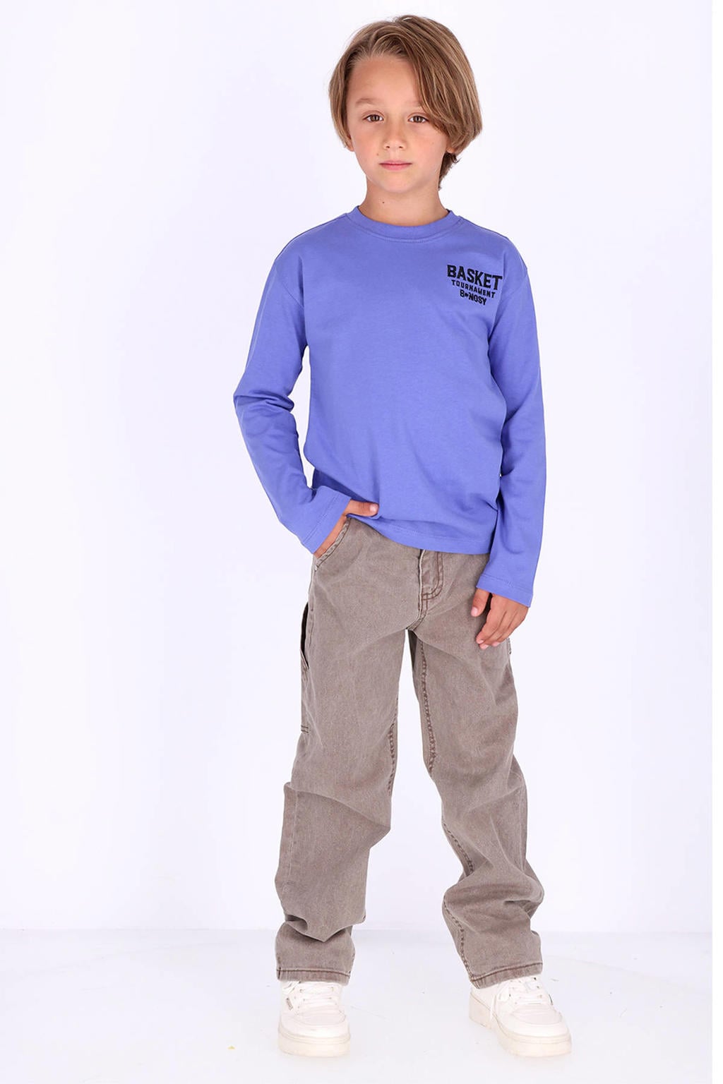 B.Nosy rechtvallende longsleeve met backprint