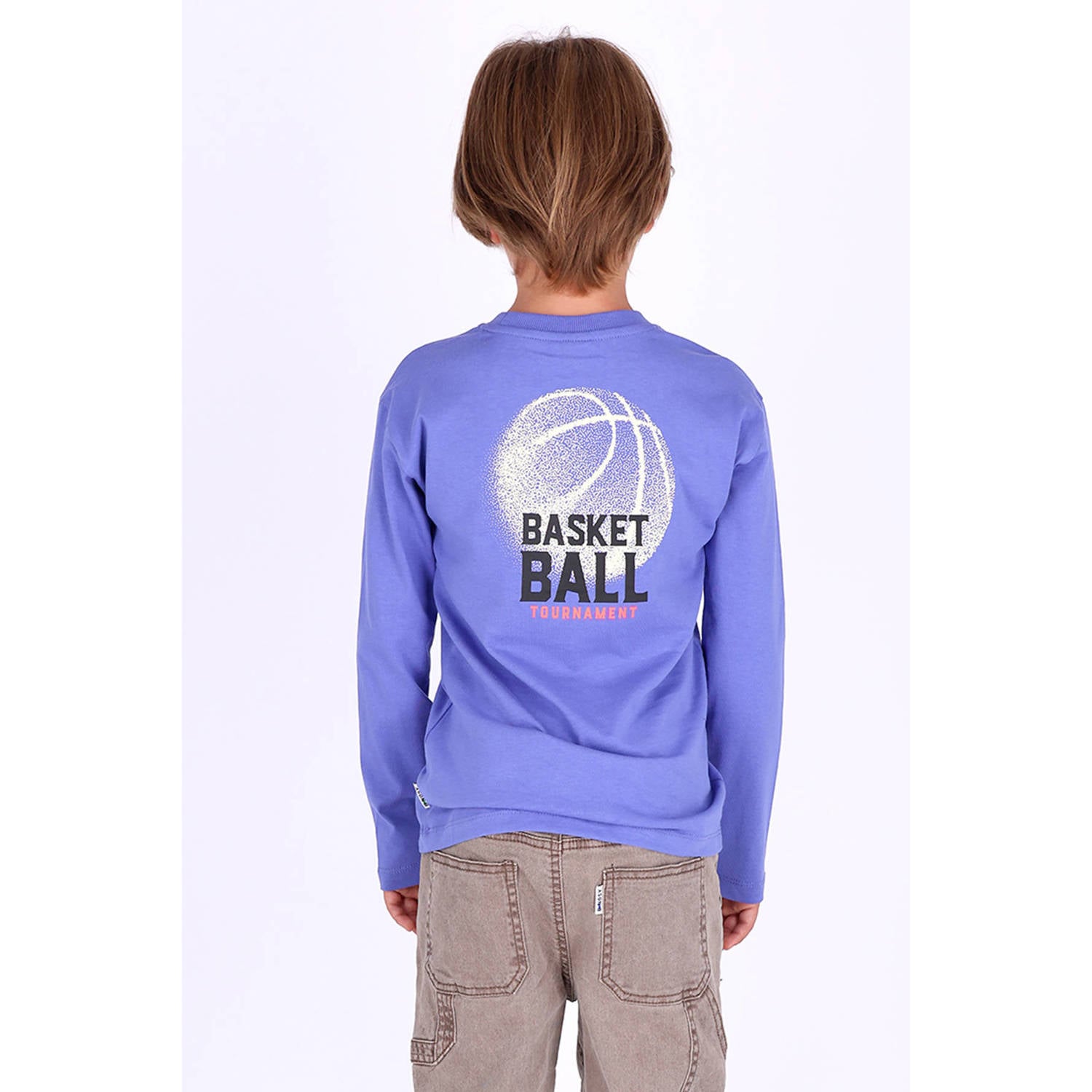 B.Nosy rechtvallende longsleeve met backprint