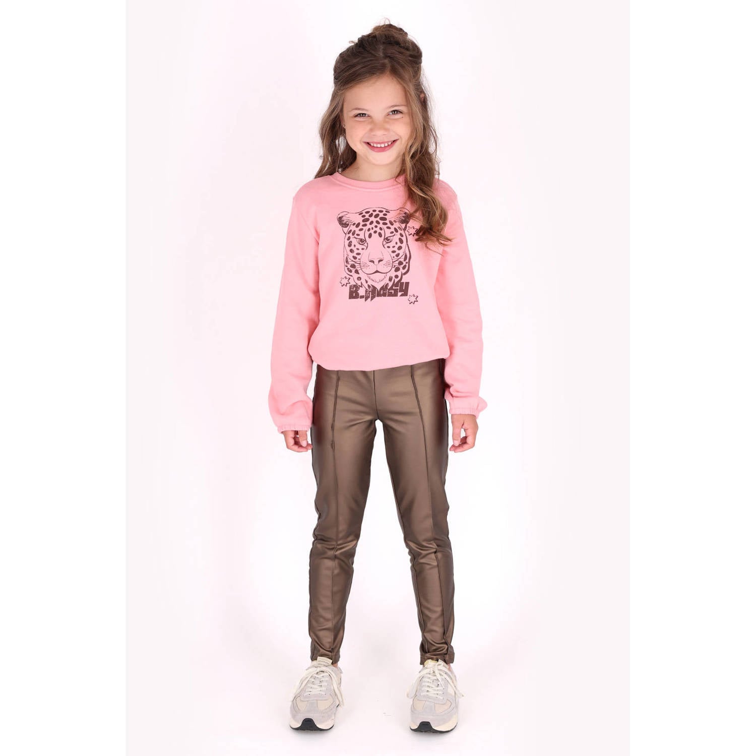 B.Nosy rechtvallende sweater met print roze