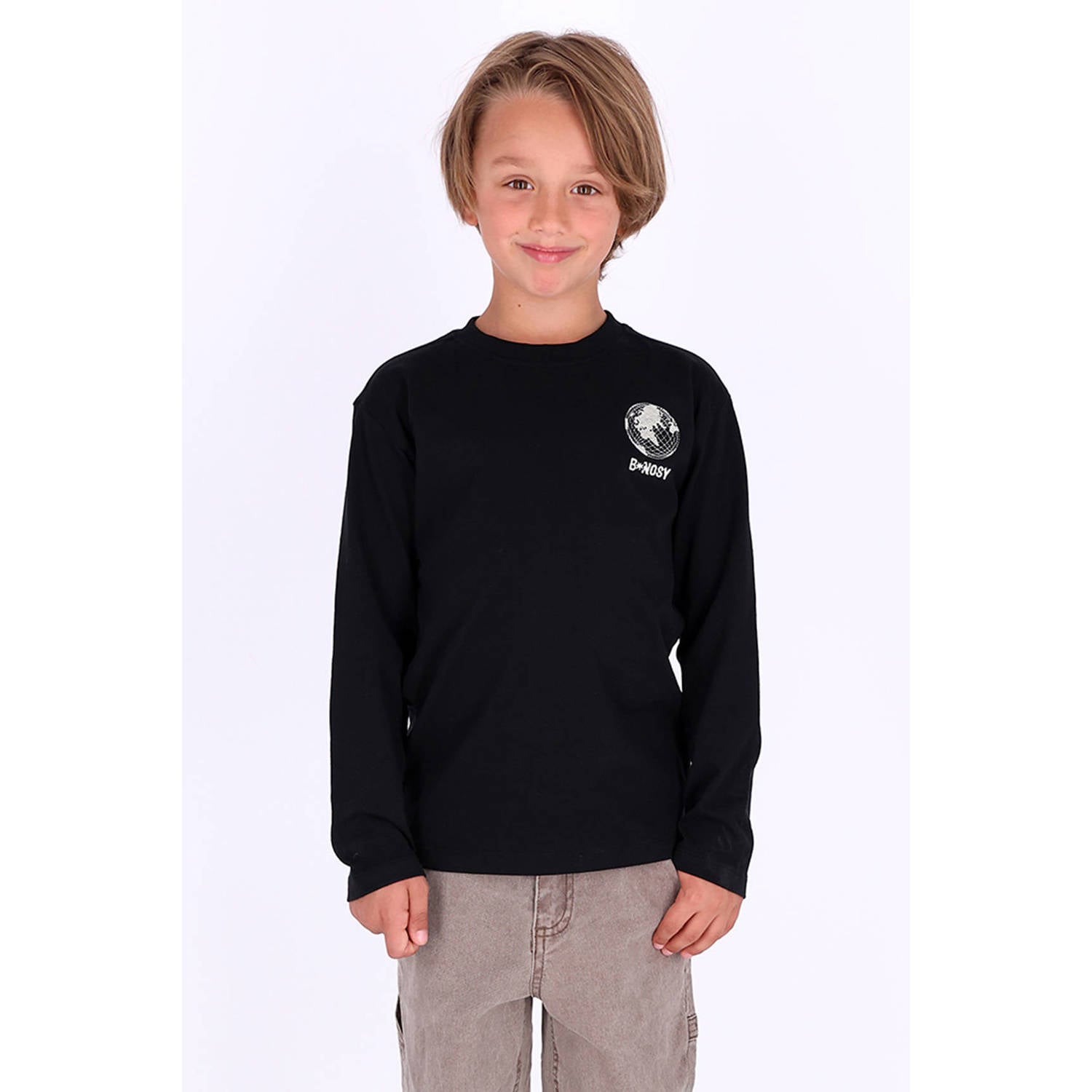 B.Nosy rechtvallende longsleeve met backprint