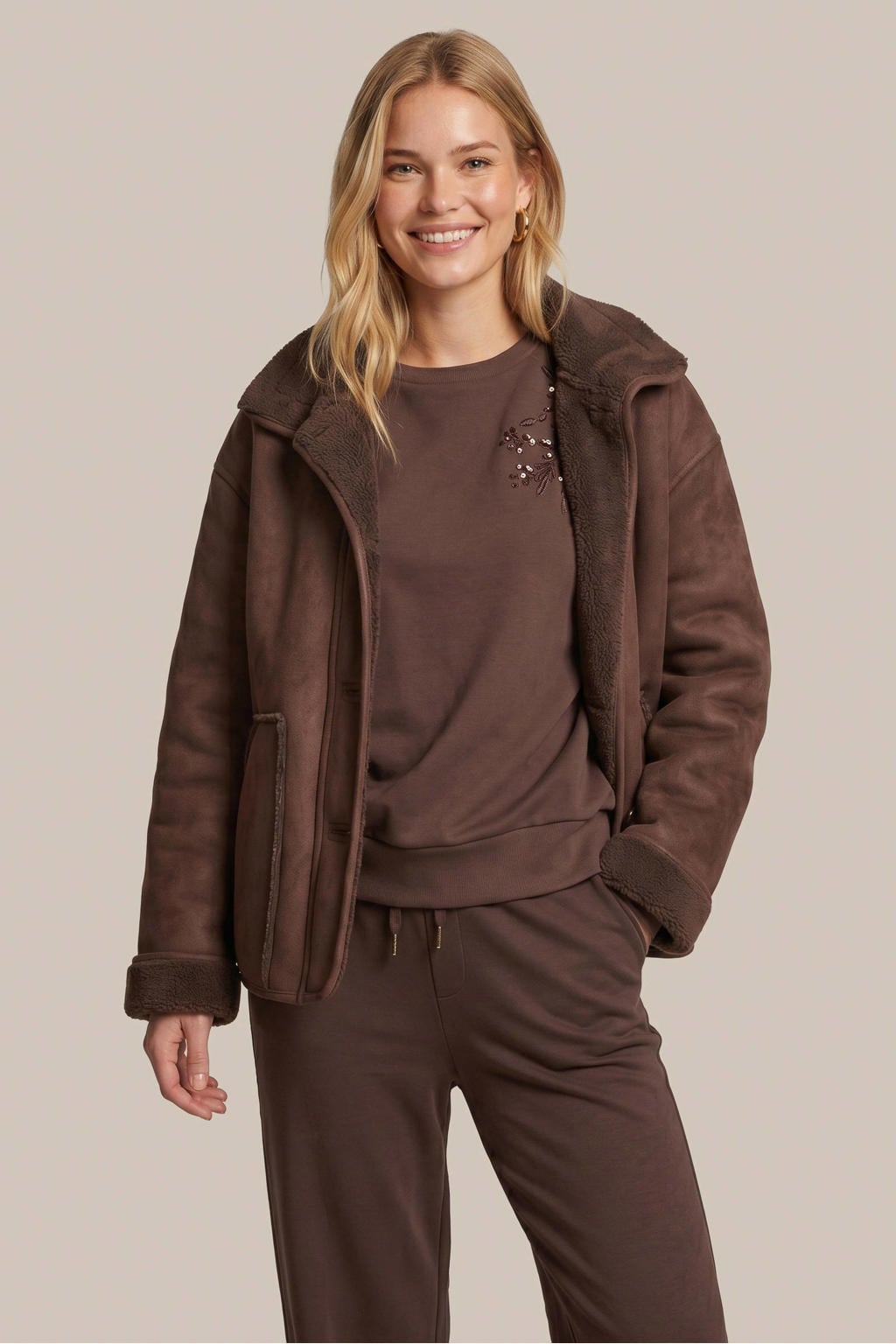 Bruine dames CS the Label winterjas met effen, lange mouwen, col en knoopsluiting