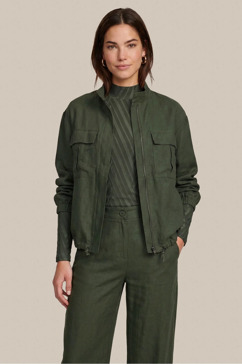 Groene dames CS the Label jas met effen, lange mouwen en opstaande kraag