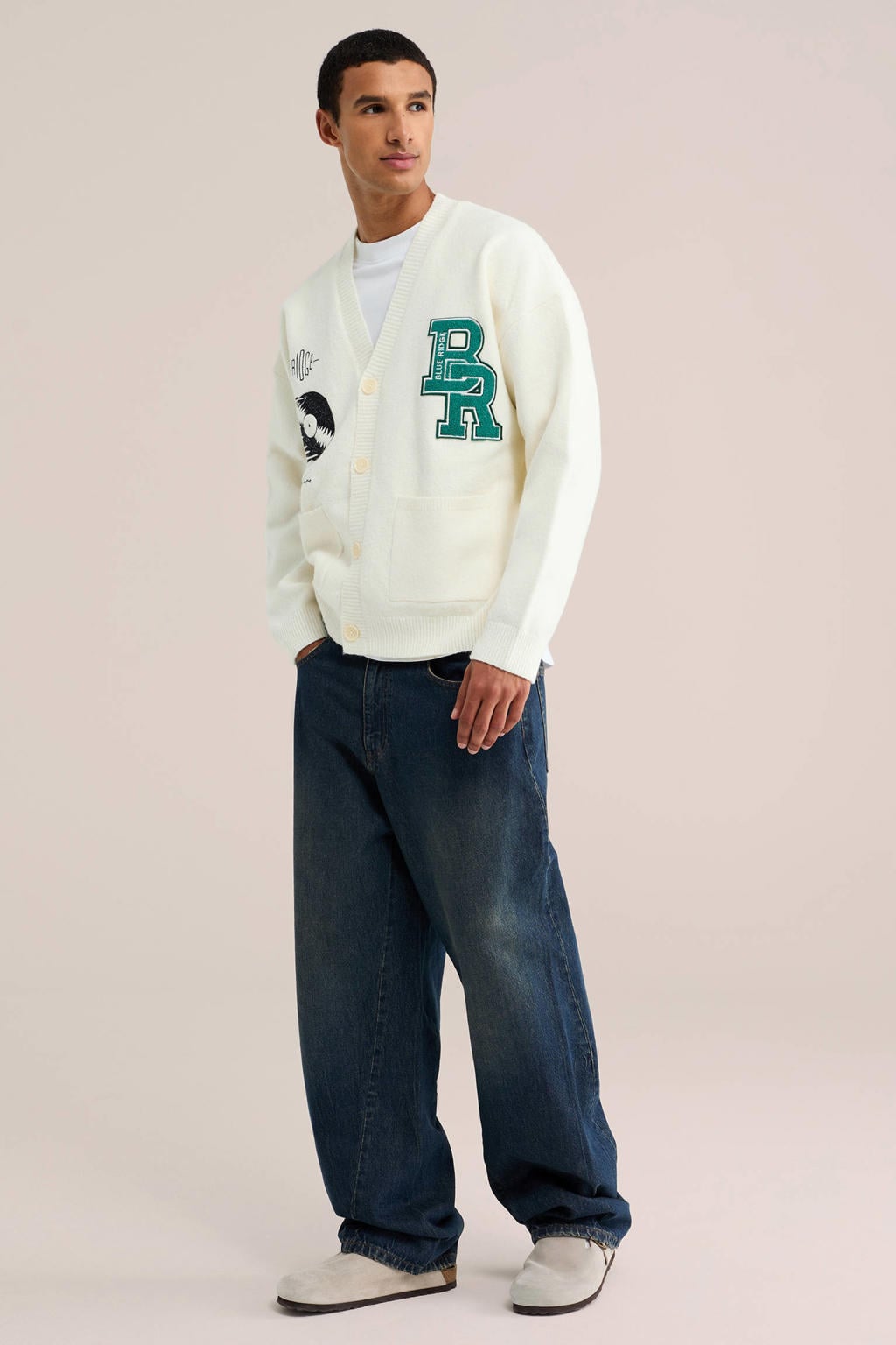 Ecru heren WE Fashion gebreid vest met effen, lange mouwen, V-hals, knoopsluiting en borduursels