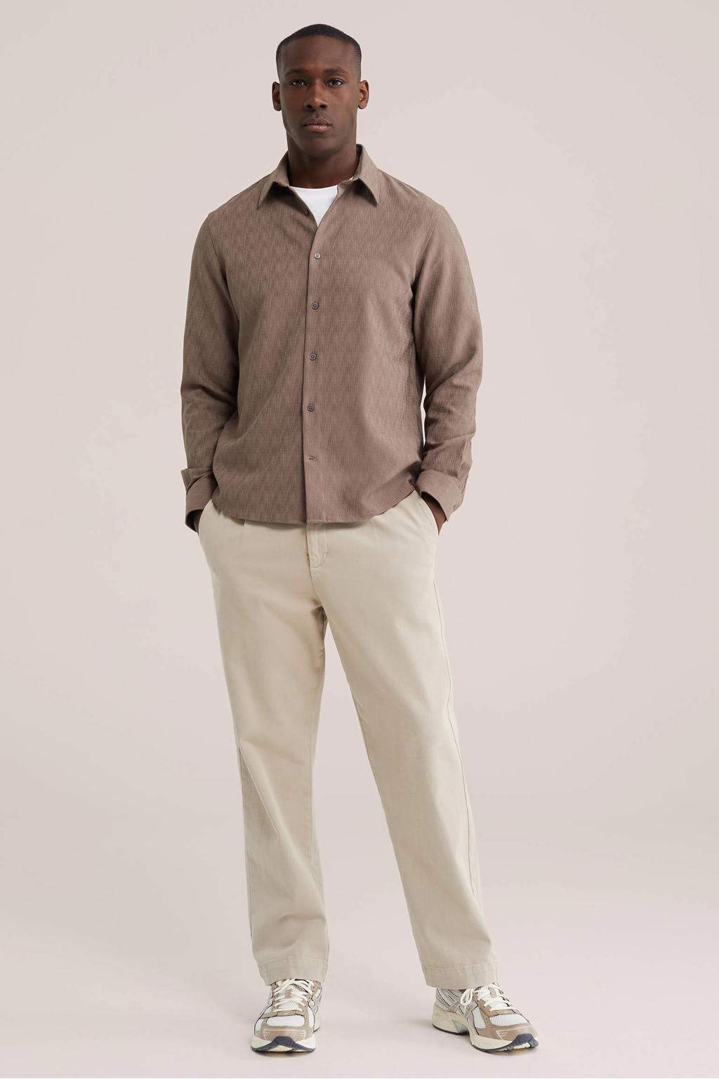 Bruine heren WE Fashion regular fit overhemd van polyester met effen, lange mouwen, klassieke kraag en textuur