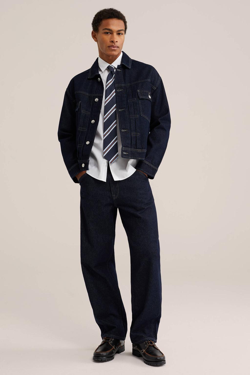 Donkerblauwe heren WE Fashion Blue Ridge spijkerjas van denim met effen, lange mouwen, klassieke kraag, knoopsluiting en contrast stiksels