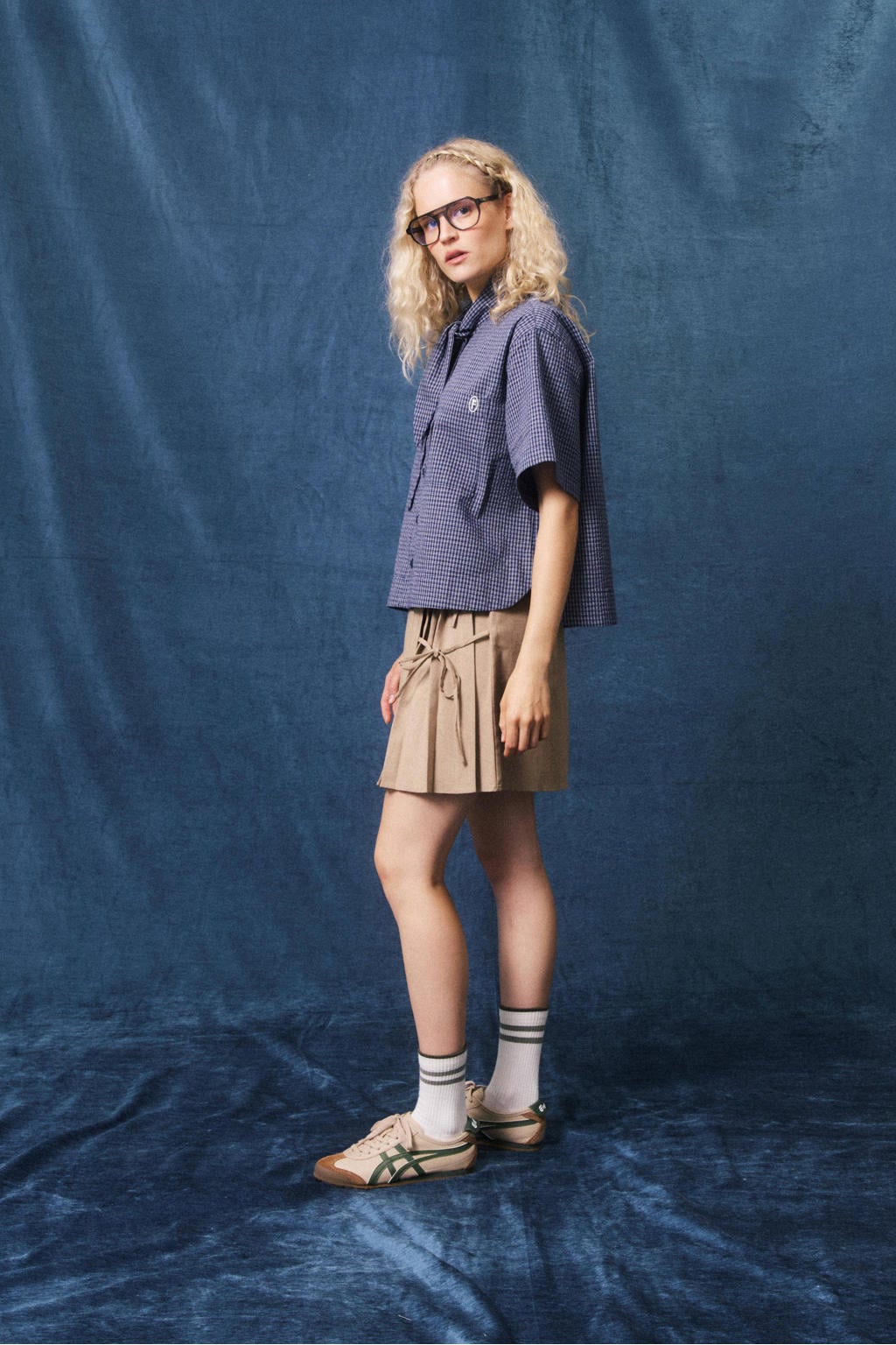 Blauwe dames FRNCH geruite blouse van katoen met driekwart mouwen, klassieke kraag, knoopsluiting en strikje