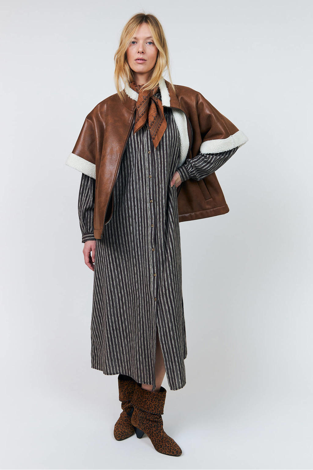 Camel en ecru dames Lollys Laundry blazer met effen, lange mouwen, reverskraag en knoopsluiting