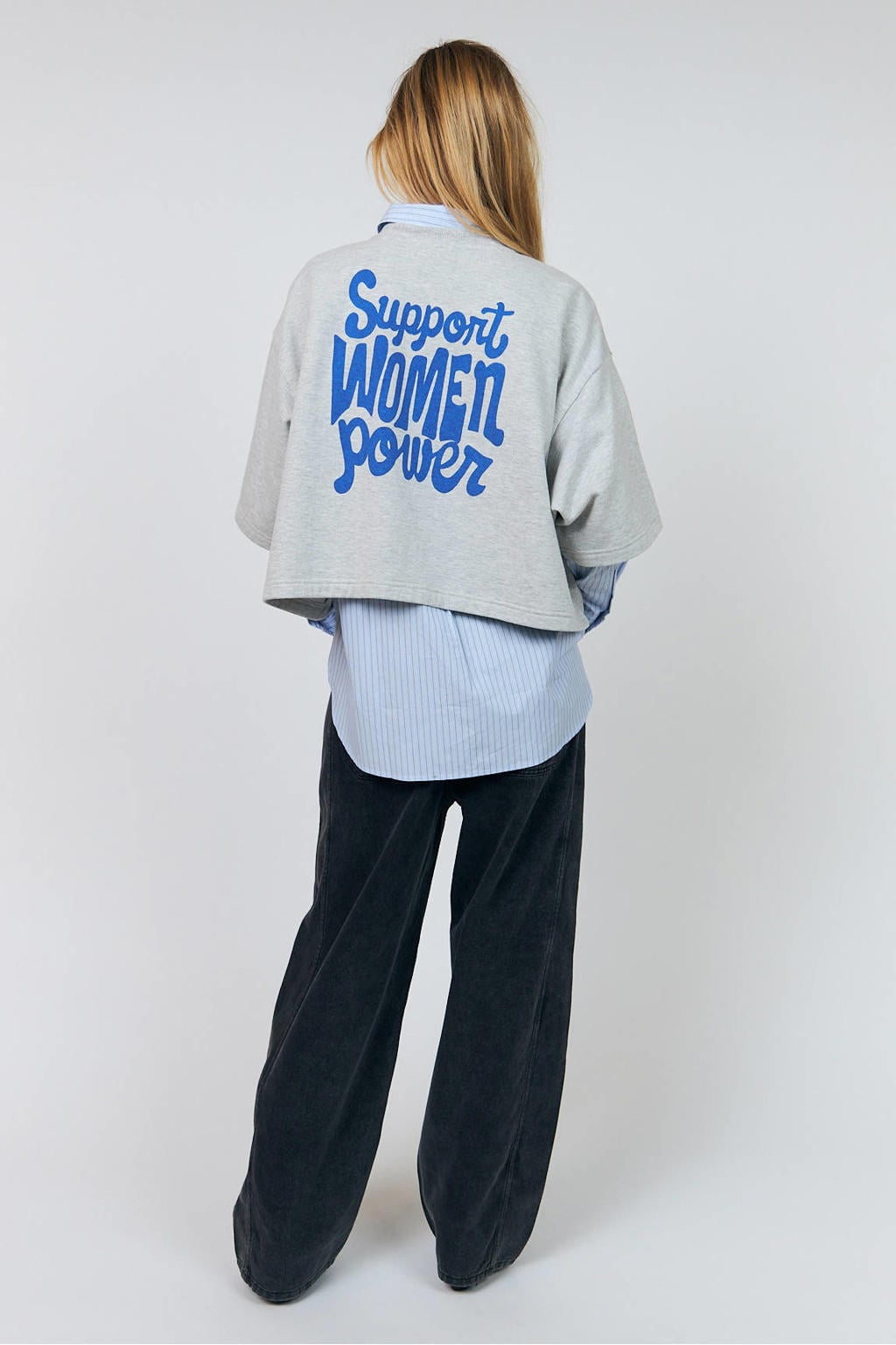 Lichtgrijs en blauwe dames Lollys Laundry sweater met backprint, driekwart mouwen en ronde hals