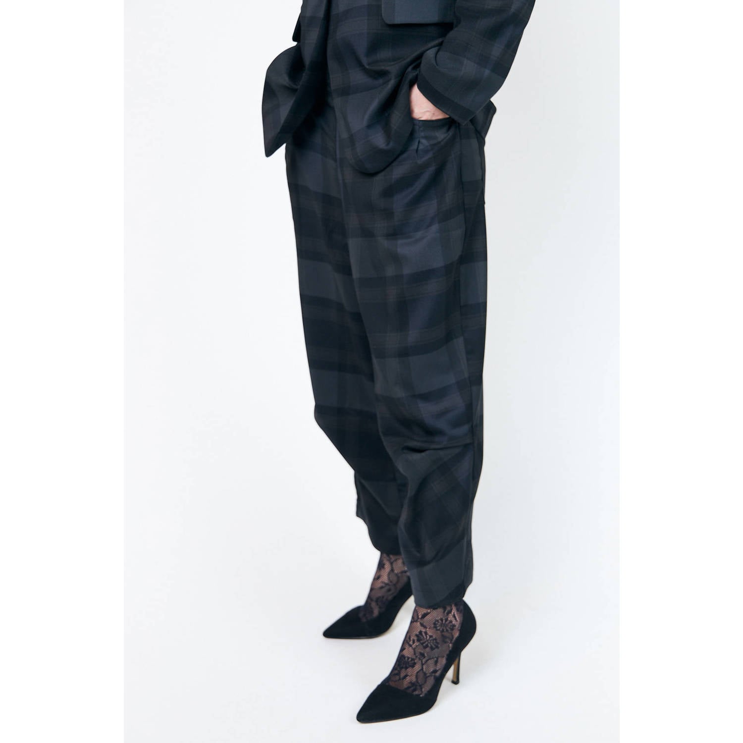 Lollys Laundry loose fit geruite broek grijs