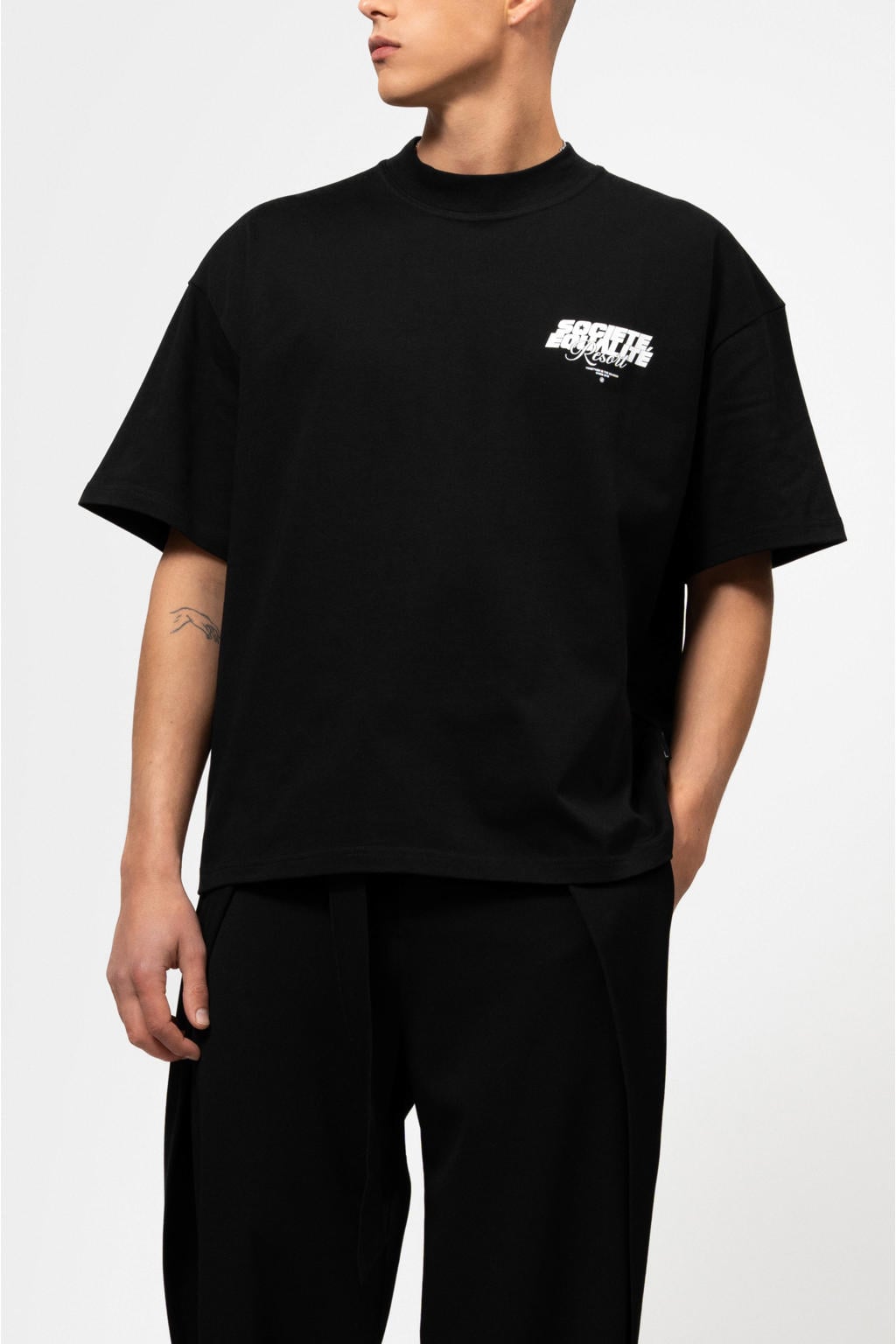 Zwarte heren Equalité boxy T-shirt van katoen met backprint, korte mouwen en ronde hals