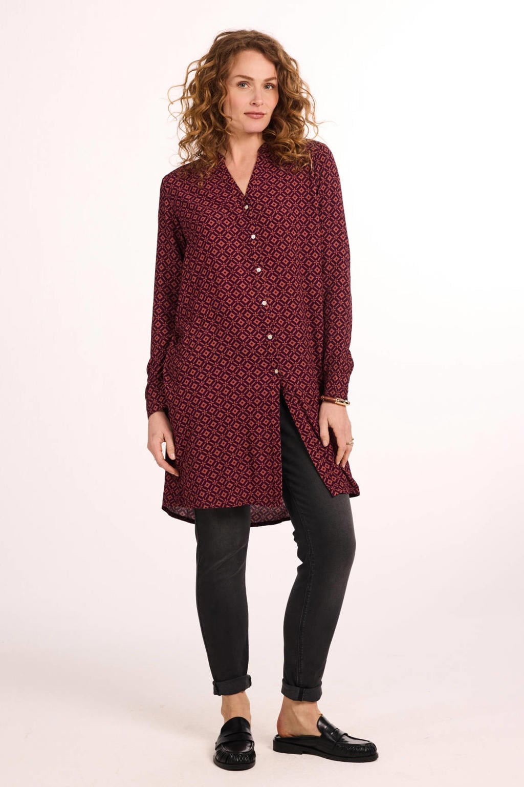 Donkerrode dames Didi tuniek van viscose met lange mouwen, V-hals en knoopsluiting