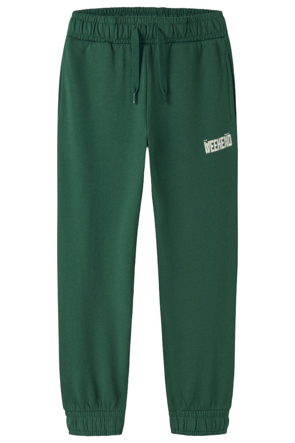 Groene jongens NAME IT KIDS regular fit joggingbroek van sweat materiaal met elastische tailleband met koord en tekst print