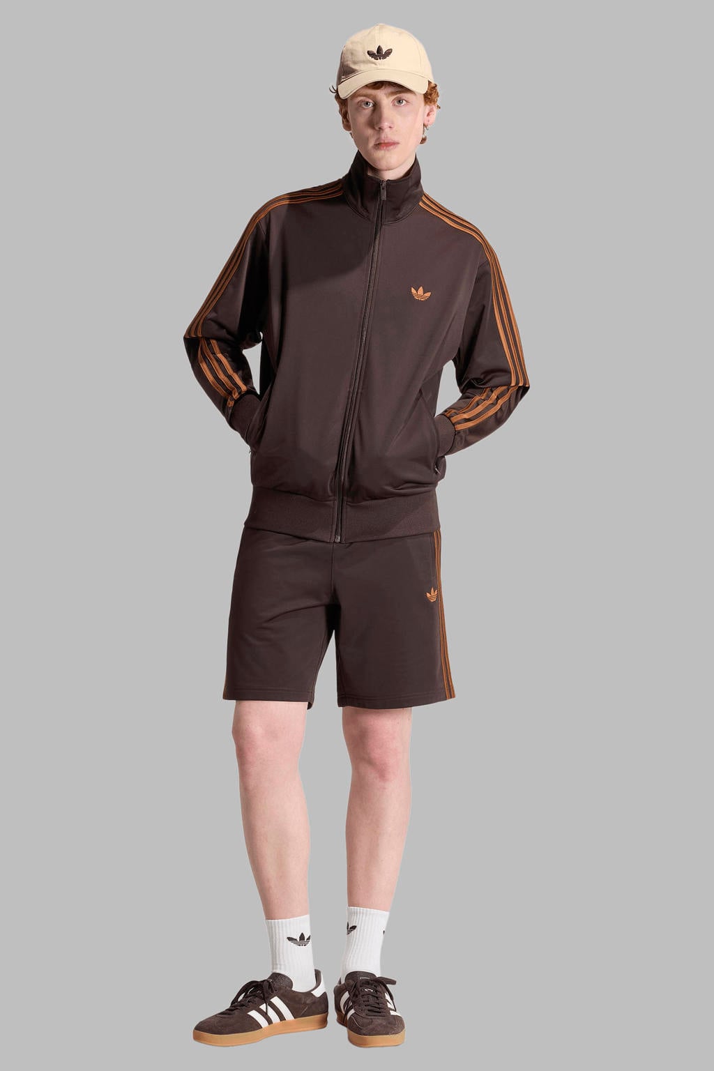 adidas Originals regular fit gestreepte sweatshort - donkerbruin/oranjebruin