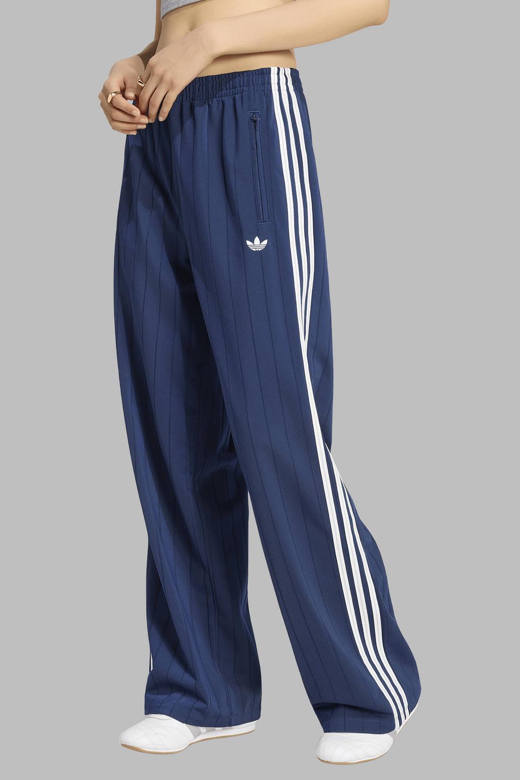 Donkerblauw en witte dames adidas Originals Firebird loose fit broek van polyester met regular waist, elastische tailleband met koord en effen