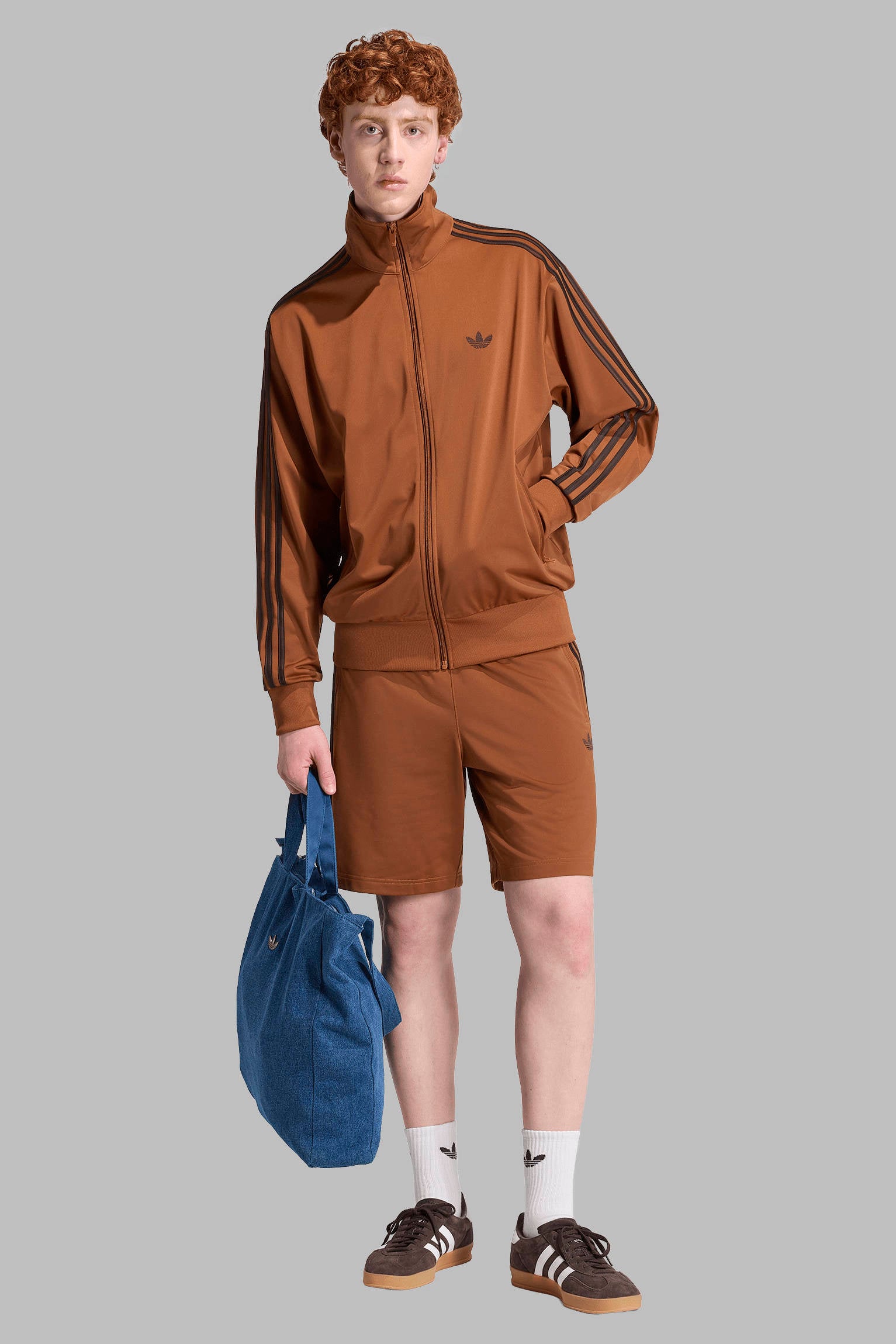 adidas Originals regular fit gestreepte sweatshort - oranjebruin