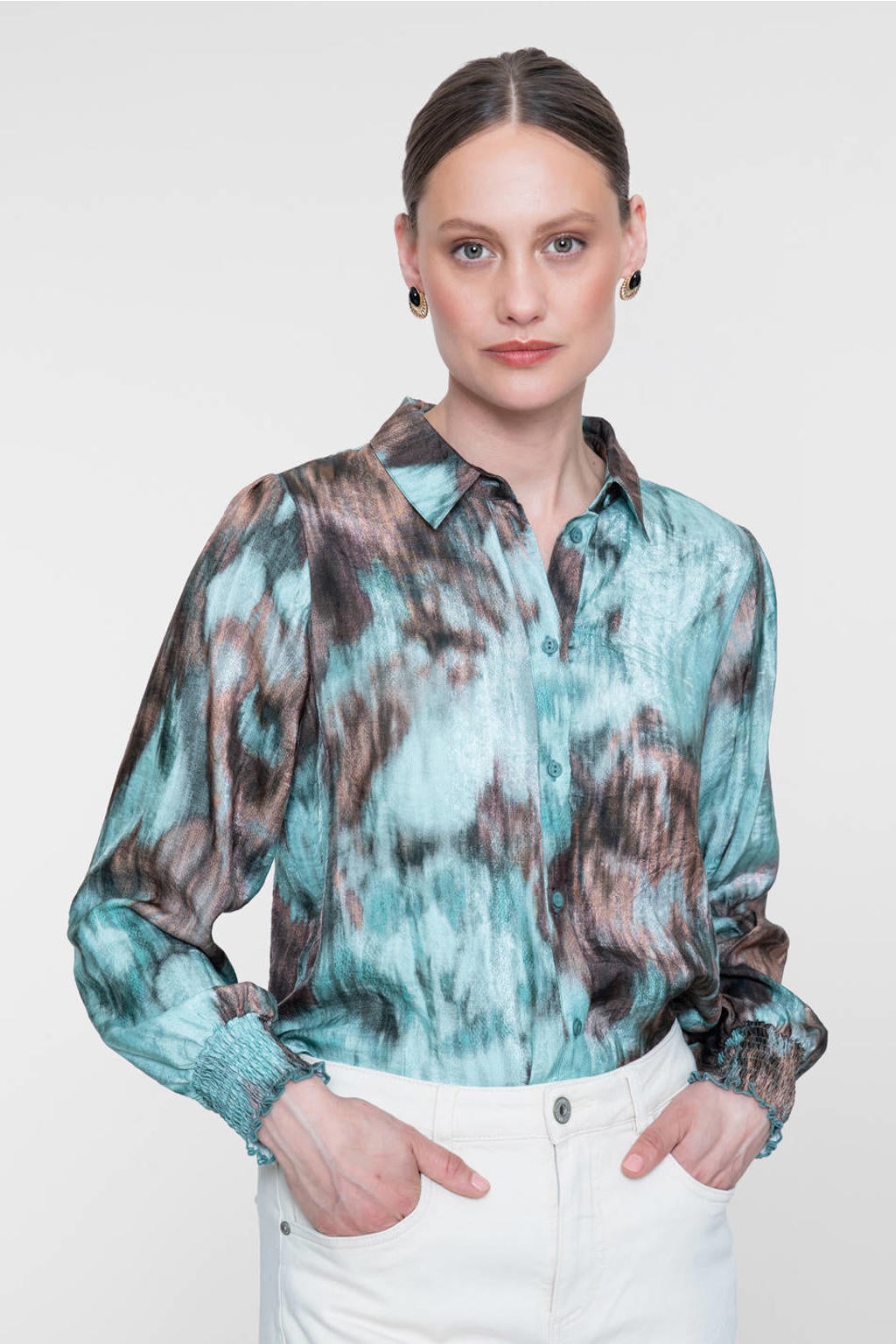 Blauw en beige dames Geisha blouse van viscose met lange mouwen, klassieke kraag en knoopsluiting