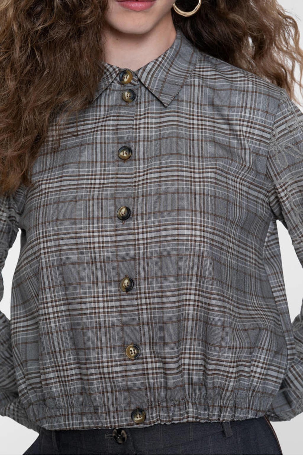 Geisha geruite blouse met borduursels - grijs/beige