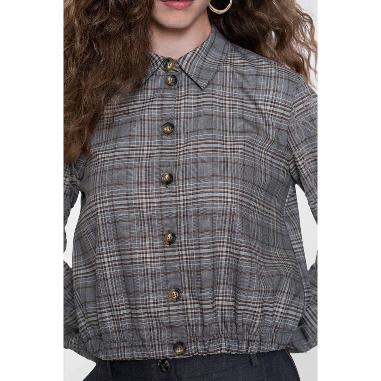 Geisha geruite blouse met borduursels grijs beige