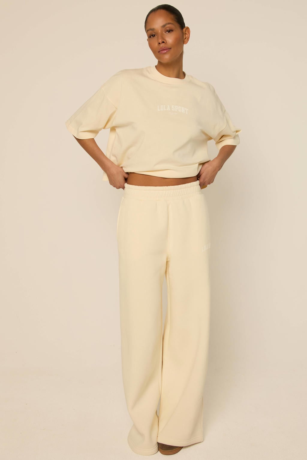 The Lola Club regular waist loose fit broek - beige