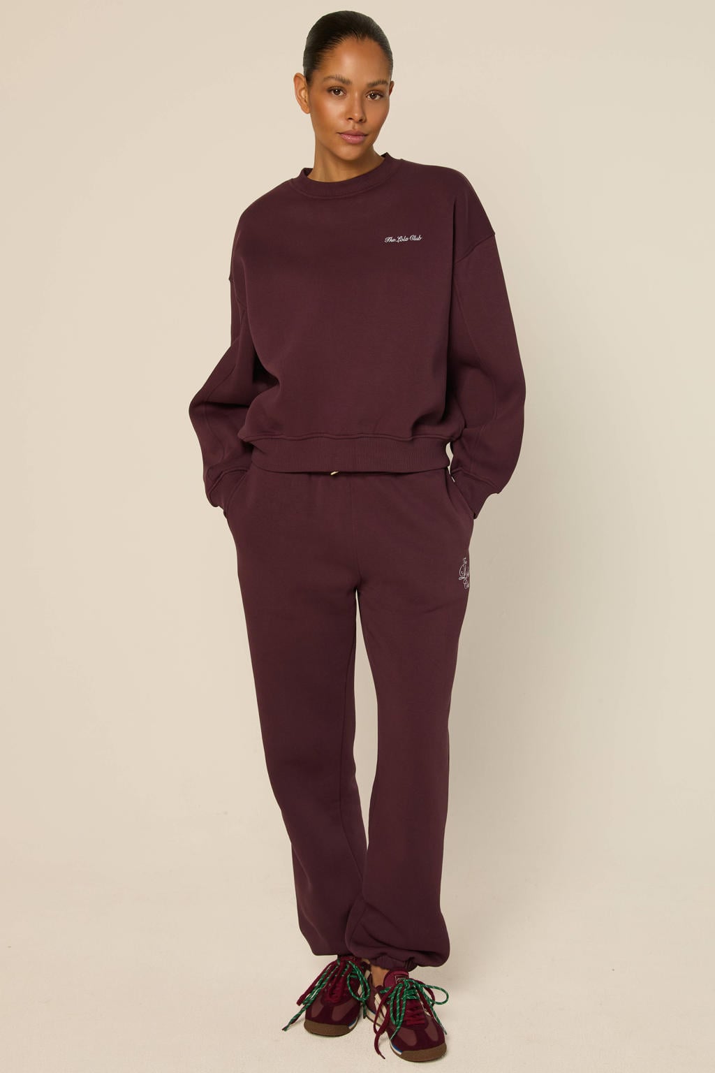 Donkerrode dames The Lola Club loose fit regular waist broek van katoen met effen